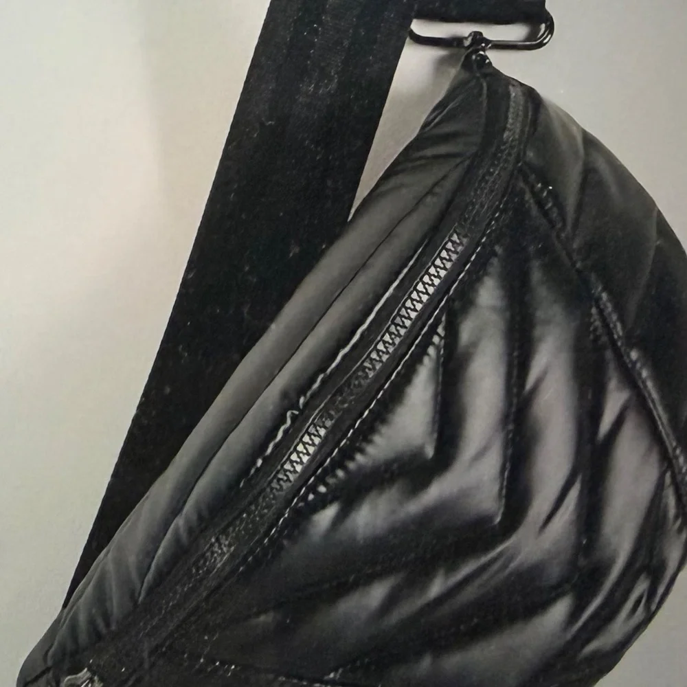 Think Royln Little Runway Crossbody/Belt Bag - Picture 3 of 6
